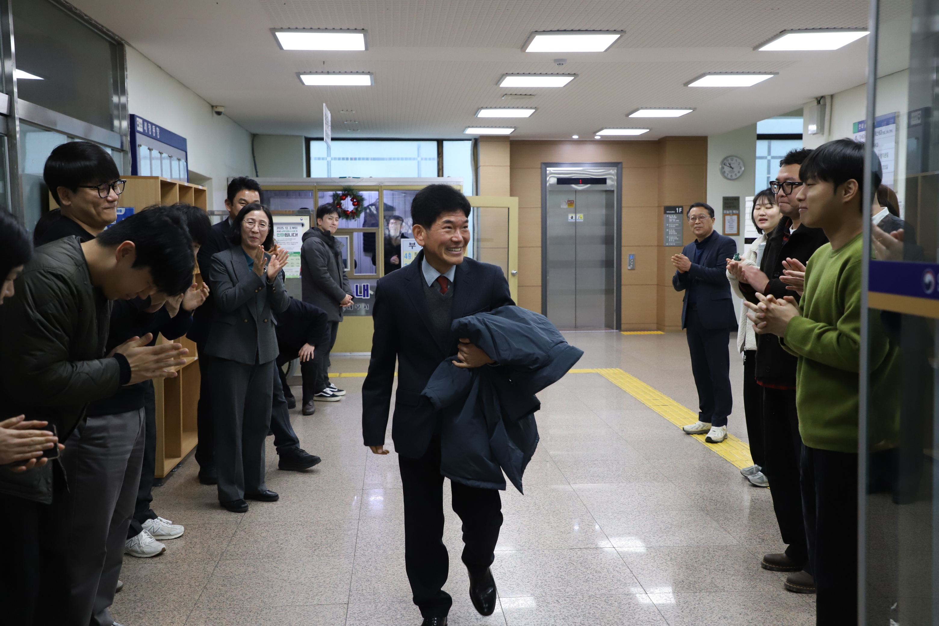 김창호 팀장님 명예퇴임식(12월23일) 이미지 2