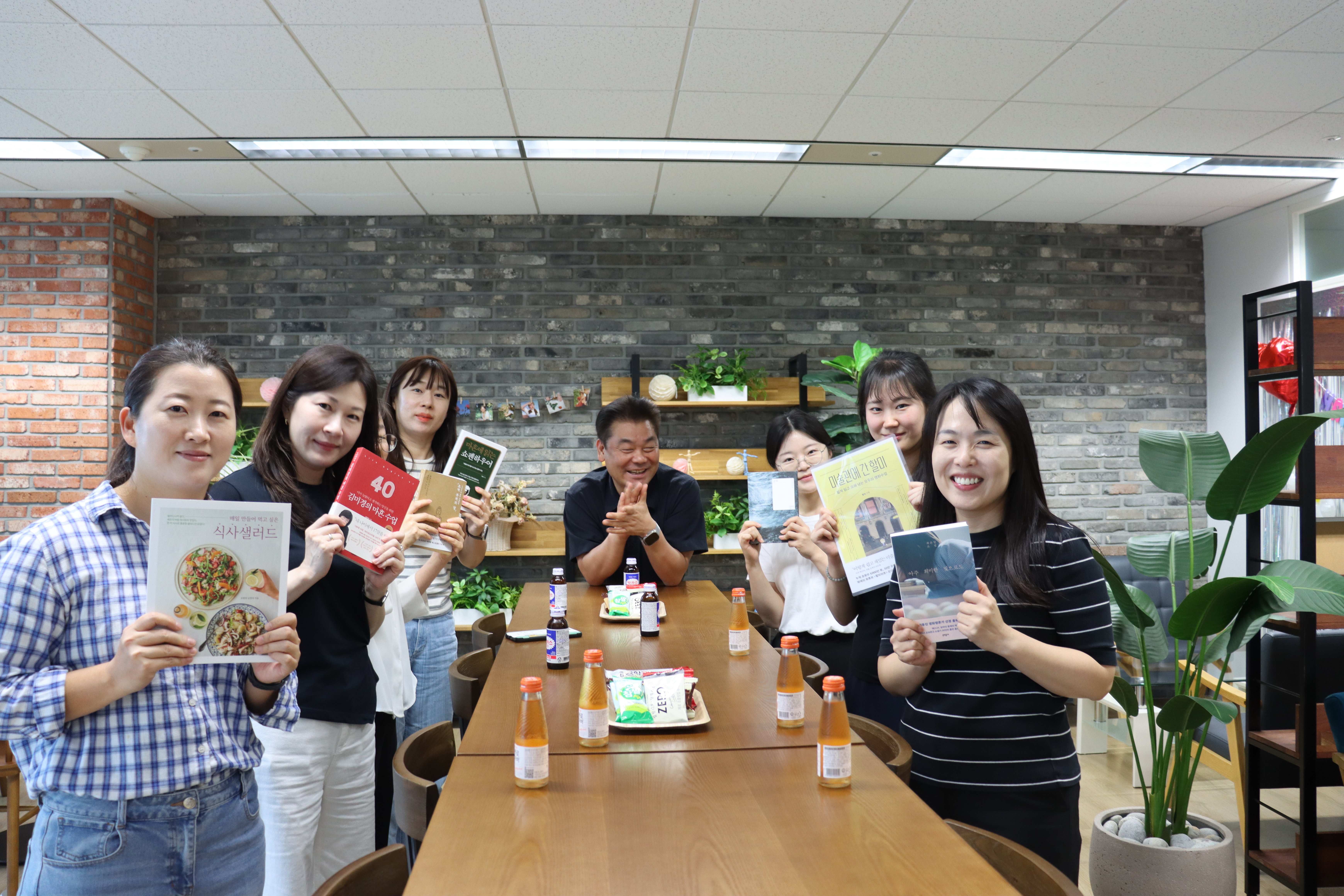 2025.07.31. 8월 생일 직원 축하 행사 이미지 2