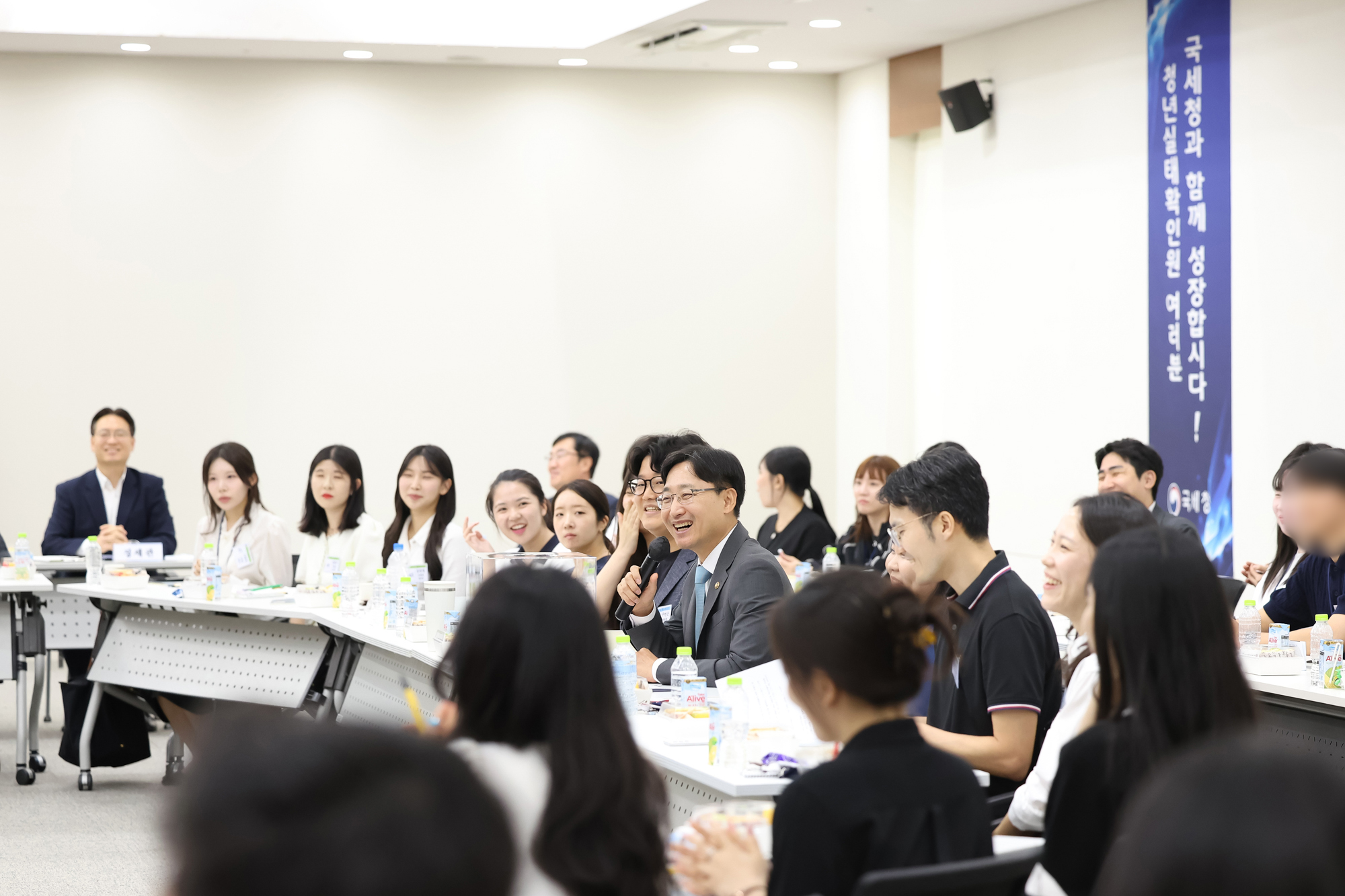 내일을 준비하는 청년 실태확인원과의 간담회 이미지4