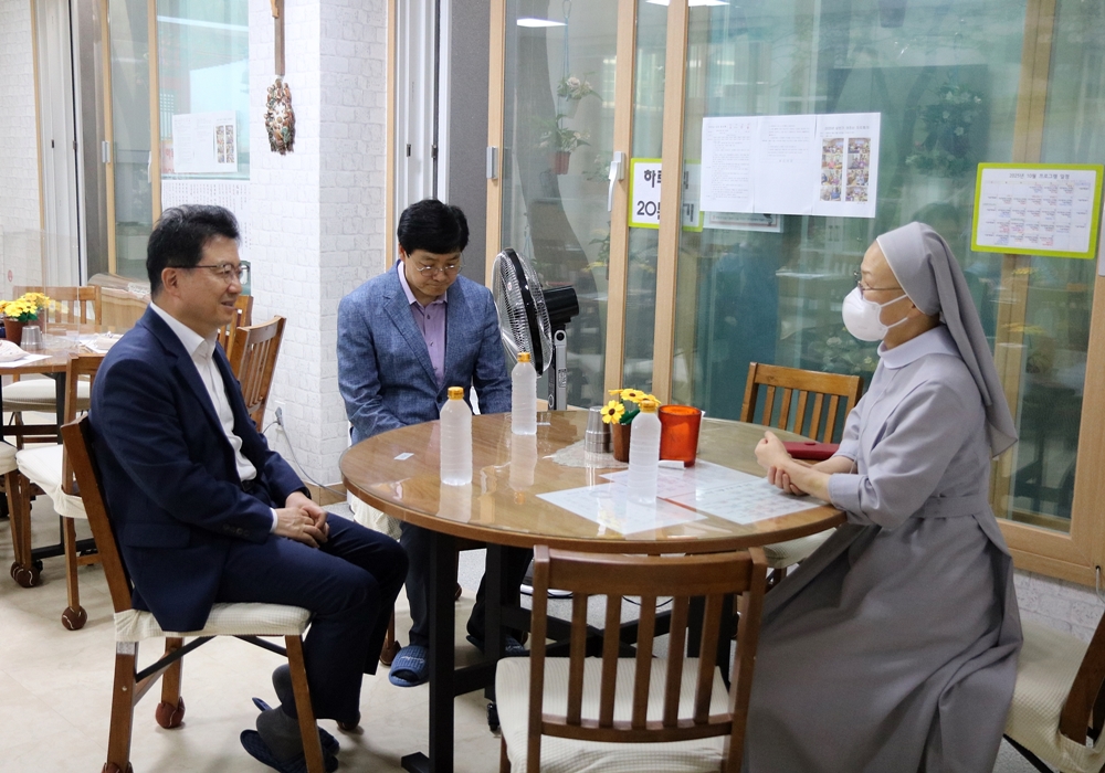 금천세무서, 2025년 추석맞이 이웃사랑 나눔활동 참여 2 이미지