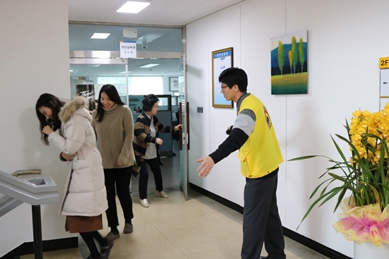 화재로 인한 긴급대피 훈련 모습