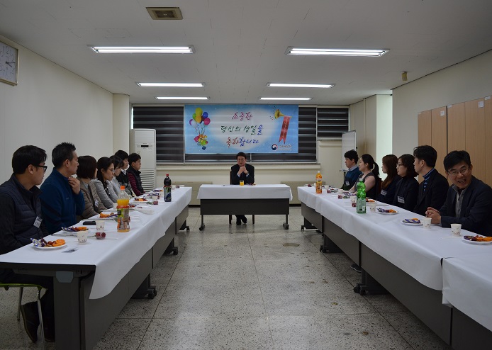 담소 나누시는 모습.