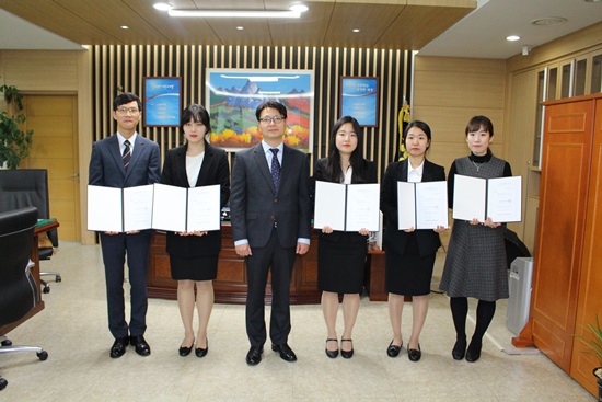신규직원 임명장 수여